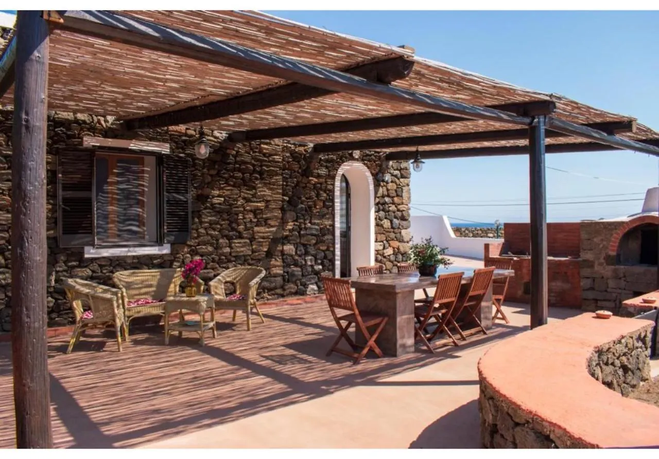 Holiday home Dammuso Bougainville Pantelleria Italy