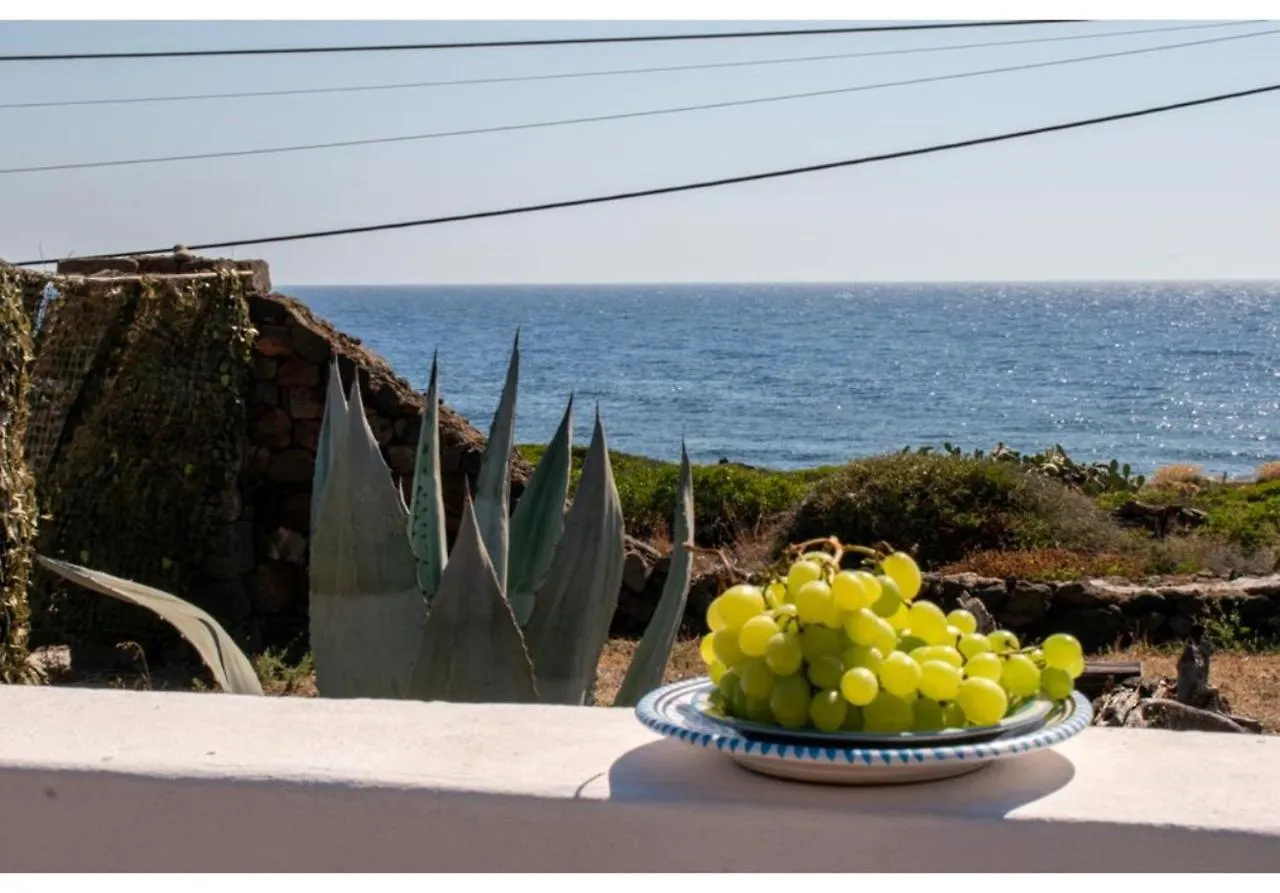 Holiday home Dammuso Bougainville Pantelleria Italy